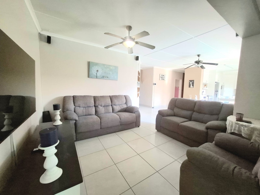 5 Bedroom Property for Sale in Beacon Bay Eastern Cape